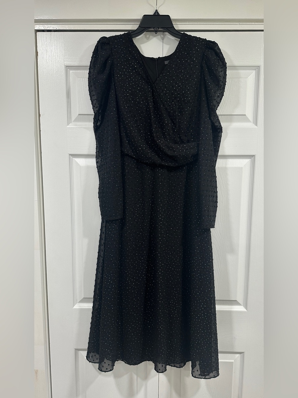 julia jordan Black Long-Sleeve Midi Dress with Textured Dots